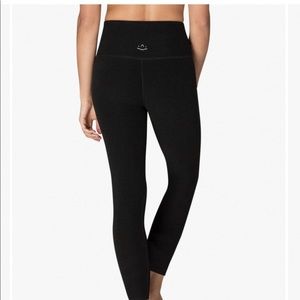 Beyond Yoga | Black Workout Leggings Cropped